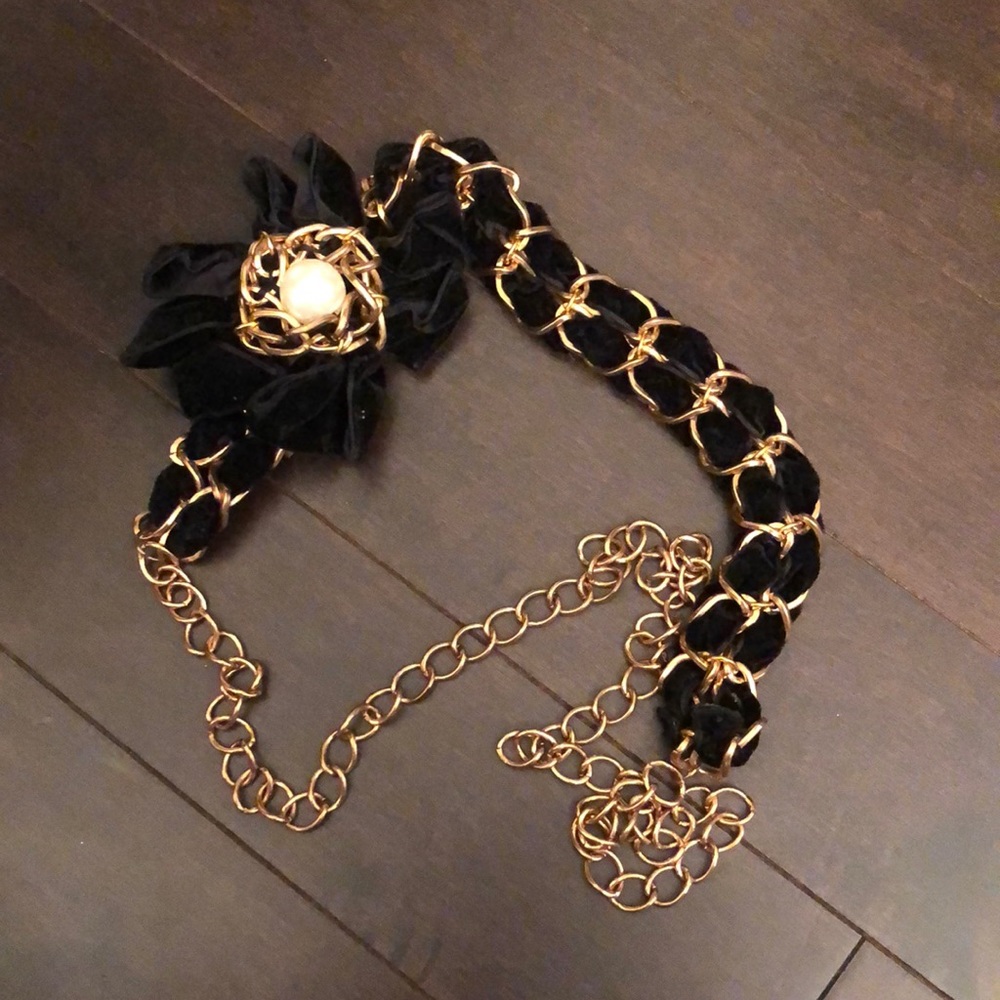 FREE Velvet and Chain Belt